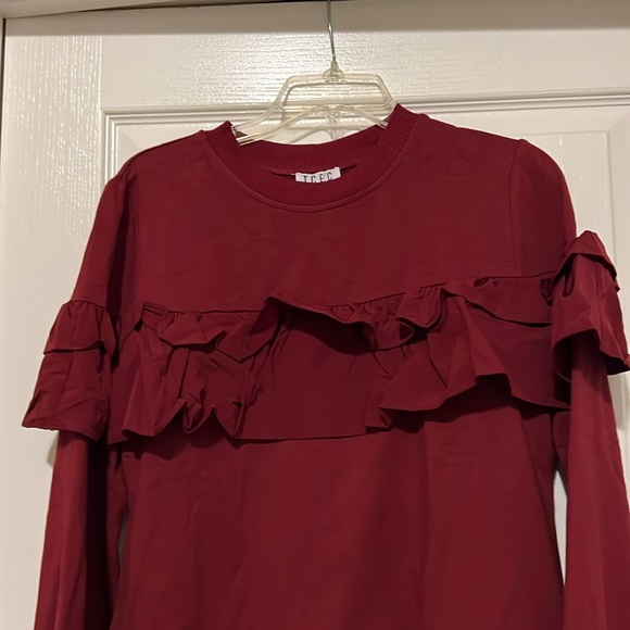 NWOT TCEC Ruffled Sweatshirt - Picture 4 of 11